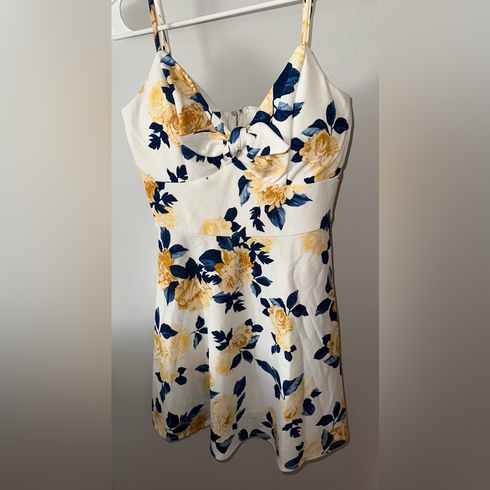 Elegant Spring Floral White Mini Dress- Trixxi - Picture 2 of 4